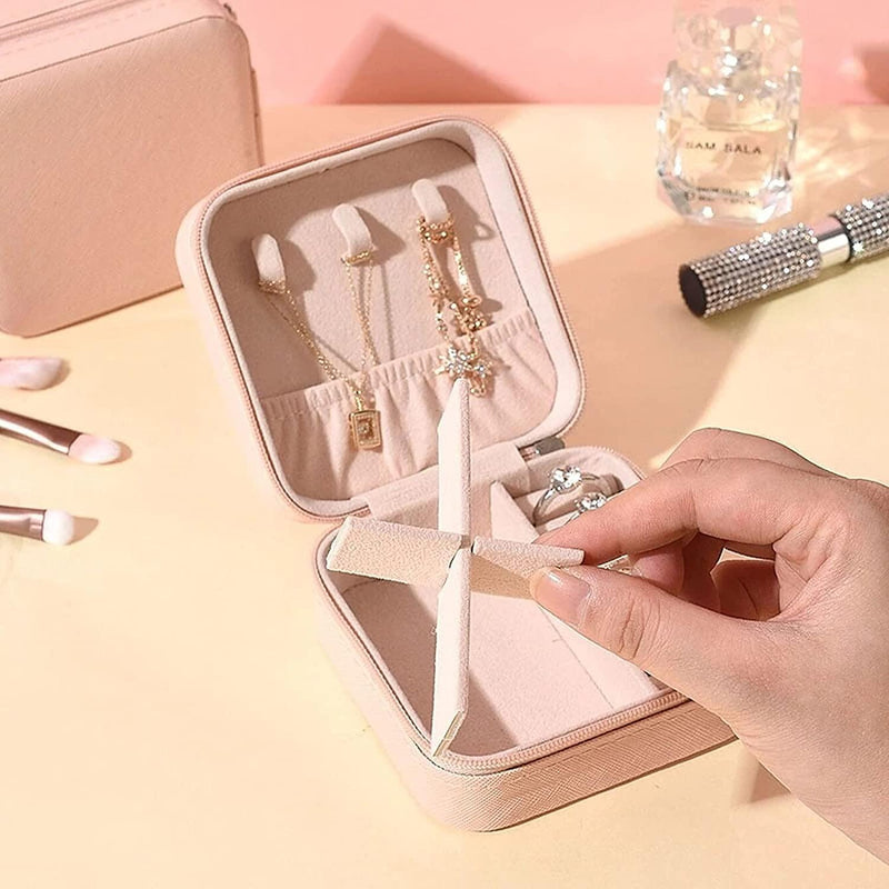Pouch: Portable Travel Jewelry Organizer with PU Leather Zipper Case & Dividers for Rings, Earrings & Necklaces