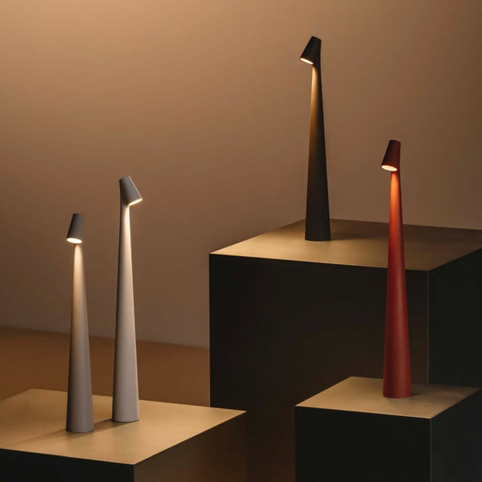 GeekSleek: Minimalist Wireless LED Table Lamp with Touch Control, Stepless Dimming & Rechargeable Design for Home & Office